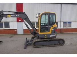 L'AZIENDA MAGNIN TP VENDE UN MINI ESCAVATORE VOLVO ECR 58 PER 9800 €