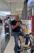 Offro vacanza a donna simpatica 