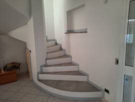 Casa a Cergnago (PV) con 3 bagni, 3 camere e cortile privato
