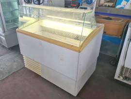 VETRINA GELATO ISETTA USATA 