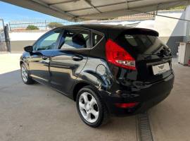 Ford Fiesta Titanium 1.4 97 CV GPL della Casa