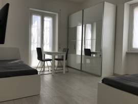 STANZA SINGOLA PREMIUM "SOLE RAGAZZE" – METRO “A” LUCIO SESTIO (Tuscolana)