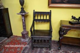 Coppia di poltrone stile Rinascimentale primi del XX secolo