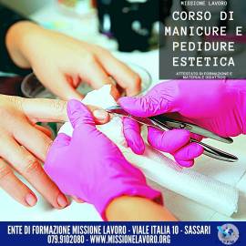 CORSO DI MANICURE, PEDICURE E APPLICAZIONE DI SMALTO SEMIPERMANENTE