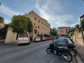 UFFICIO Metro policlinico piazza galeno (zona villini)