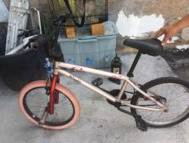 Vendo bicicletta BMX 