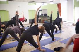 Da HATHA e VINYASA YOGA da Eclectika