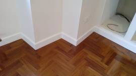parquettista posa laminati