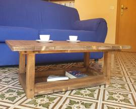 Tavolino da salotto in legno fatto a mano