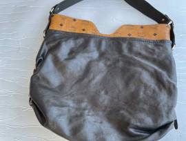 MCM borsa donna in pelle liscia colore nero usata