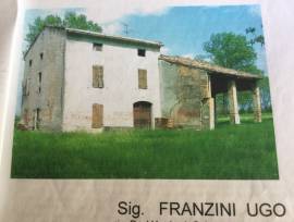 Vendo rustico sito tra Soragna e roncole Verdi ampio lotto di terreno edificabile 4000 metri quadrat