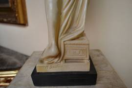 Statua in resina anni 70 Venere Italica firmato Santini