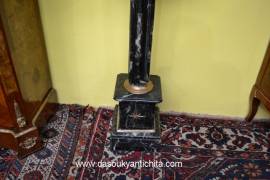 Colonna-piedistallo in marmo verde Alpi stile Impero