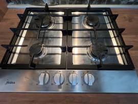 Cucina attrezzata con elettrodomestici – nuova