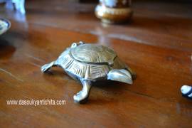 Posacenere in ottone a forma di tartaruga vintage