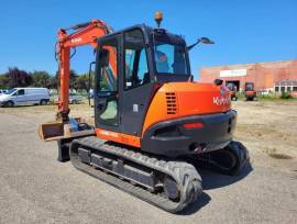 L’AZIENDA MAGNIN TP VENDE UN MINI ESCAVATORE KUBOTA KX080-4 PER 24000 €