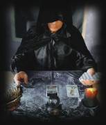 Esperto in magia rossa e tarocchi