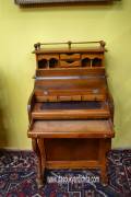Davenport stile inglese con piano di scrittura