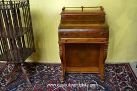 Davenport stile inglese con piano di scrittura