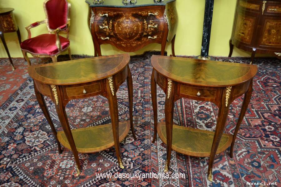 Coppia di tavolini-comodini mezzo giro stile Luigi XV