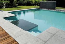 ????Costruzione o manutenzione piscine????