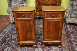 Coppia di antichi comodini cappuccino primi del 900