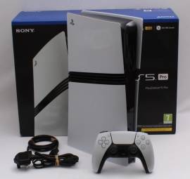Sony PlayStation PS5 Pro e Sony PS5 Slim Console