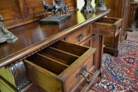 Credenza doppio corpo stile Neorinascimento prima metà del XX secolo Credenza doppio corpo stile Neorinascimento prima metà del XX secolo