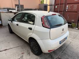Autovettura Fiat Punto