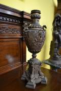 Coppia di candelabri in bronzo stile Rinascimento del 900