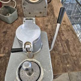 MACCHINA PER SVIZZERE MANUALE USATA MACCHINA PER SVIZZERE MANUALE USATA