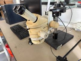 Microscopi e attrezzature varie Microscopi e attrezzature varie