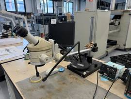 Microscopi e attrezzature varie Microscopi e attrezzature varie
