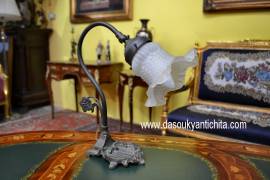 Lampada da tavolo stile Liberty – Art Nouveau metà del XX secolo Lampada da tavolo stile Liberty – Art Nouveau metà del XX secolo