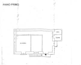 Vendesi intero Fabbricato (anni 60) da ristrutturare con due appartamenti