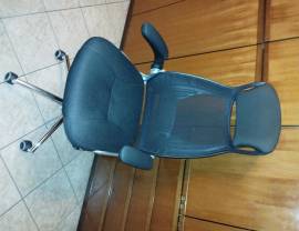 Sedia ergonomica da ufficio con poggia testa, come NUOVA