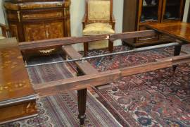 Tavolo da pranzo e da riunioni stile inglese intarsiato allungabile fino a 328 cm.