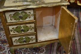 Comodino-mobiletto stile fiorentino metà XX secolo