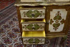 Comodino-mobiletto stile fiorentino metà XX secolo