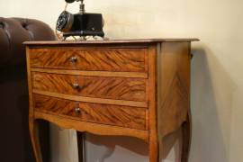 Comodino stile Luigi XV anni 50 Comodino stile Luigi XV anni 50