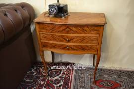 Comodino stile Luigi XV anni 50 Comodino stile Luigi XV anni 50