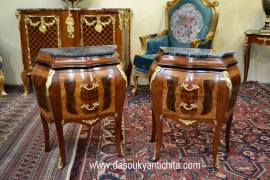 Coppia di comodini stile Luigi XV con intarsio a rombi