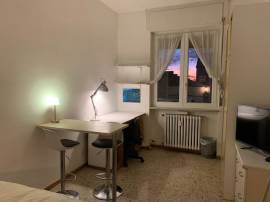 Milano Navigli/Bocconi stanza singola arredata al piano attico zona residenziale