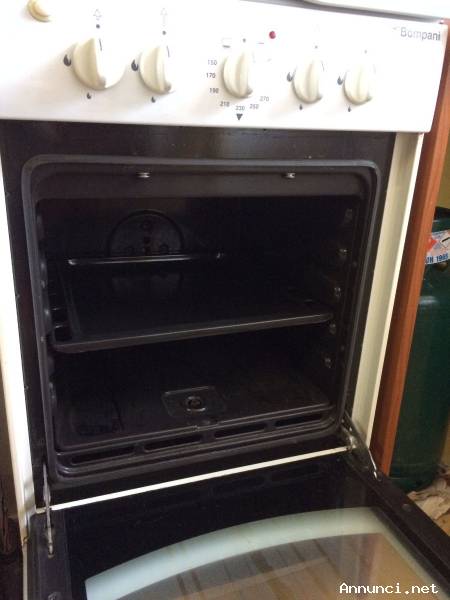 Cucina a gas BOMPANI 4 fuochi con forno | Annunci Almese