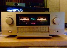 Accuphase E-560 integrated