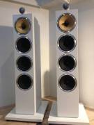 Altoparlante da pavimento high-end Bowers & Wilkins B&W CM 10 bianco