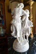 Antica statua in porcellana fanciulle con fiori firmato M. Moreau