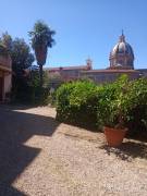 Villa unifamiliare con giardino privato 