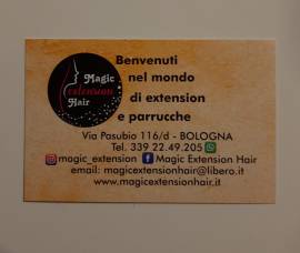 Applicazione extension con capelli naturali