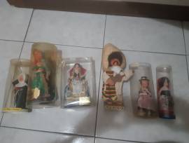 vendo collezione bambole di plastica dal mondo 30€ tutte